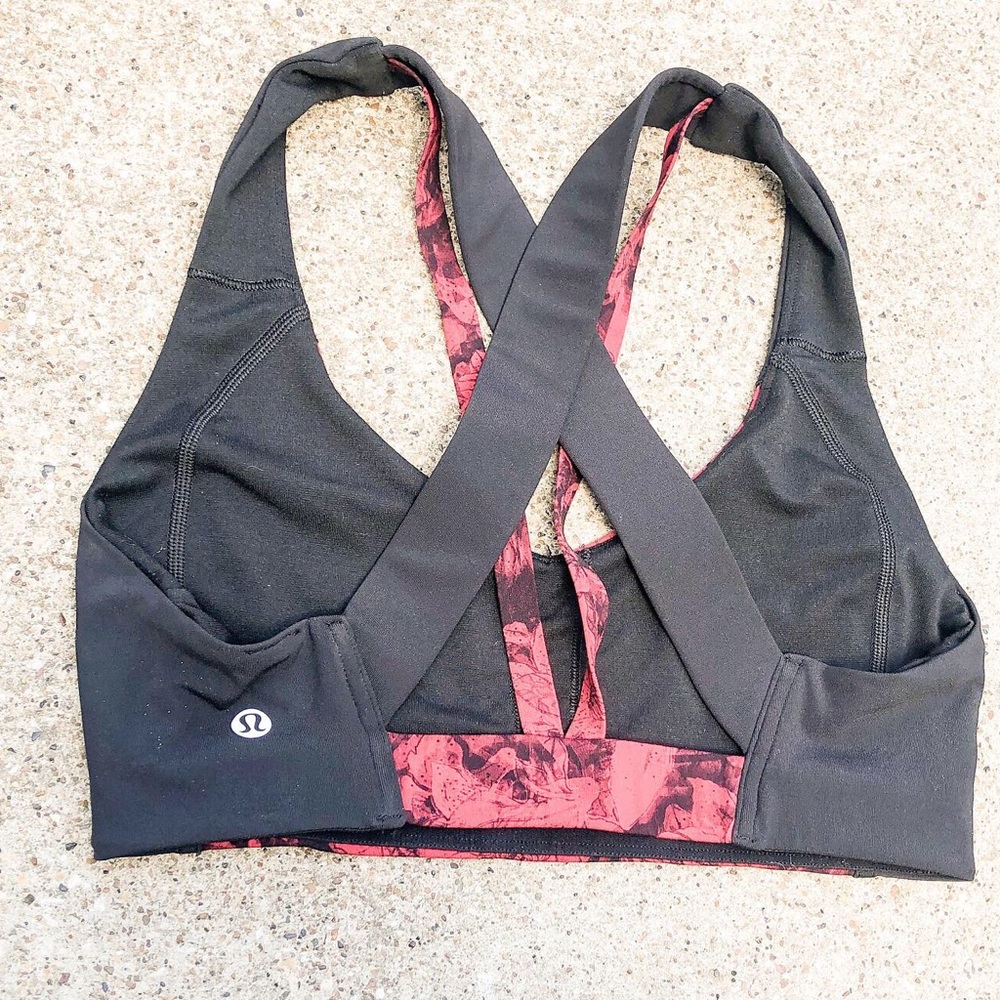 LULULEMON SPORTS BRA